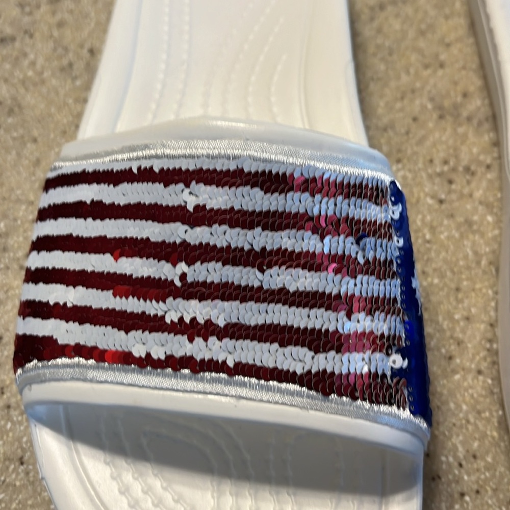 Patriotic crocs, nwot - Picture 3 of 6